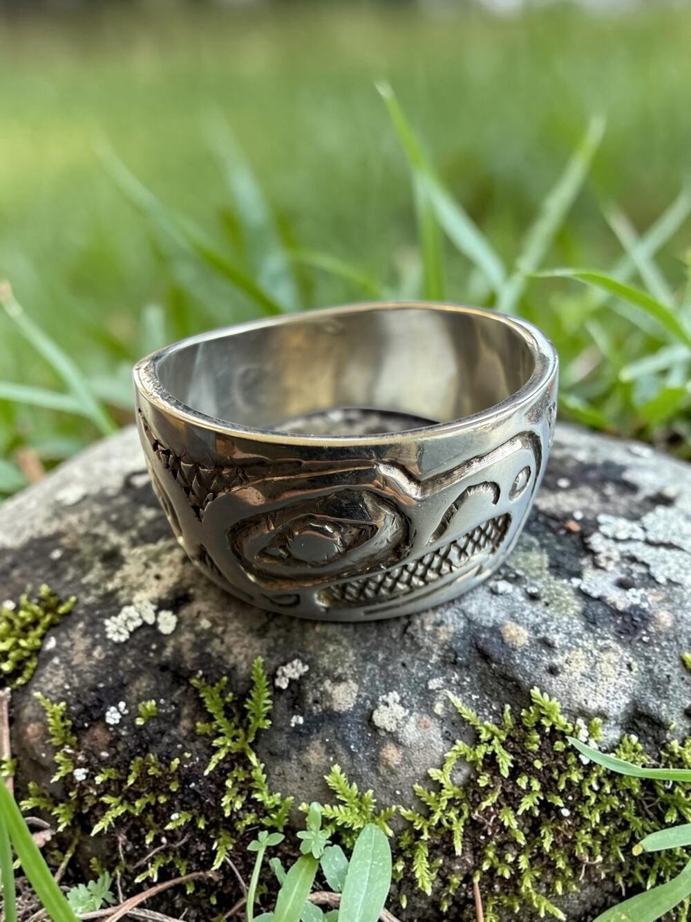 First Nations Sterling Silver Engraved Wide Band Ring Raised Animal Motif Signed